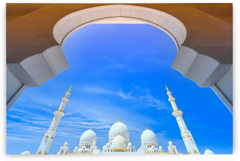 Abu Dhabi Grand Mosque Iconic Landmark and Architectural Marvel of UAE by Elijah Lovkoff
