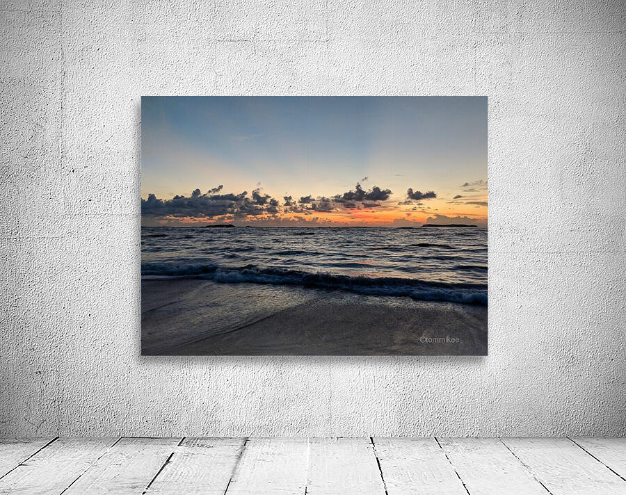 Eleuthera Glow Wall Preview