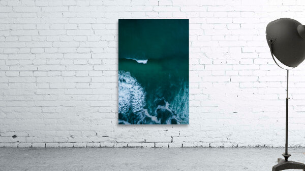 Solitary Emerald Wave Wall Preview