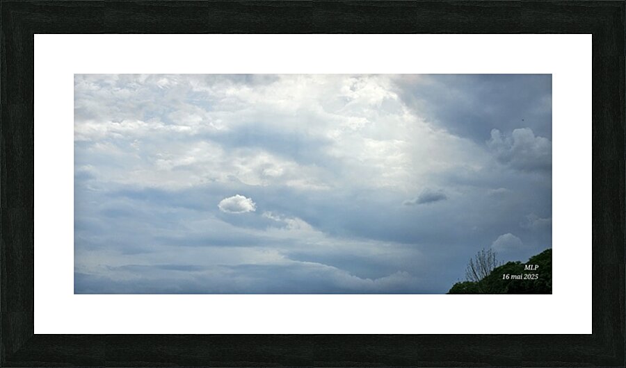 Nuage solitaire Picture Frame print