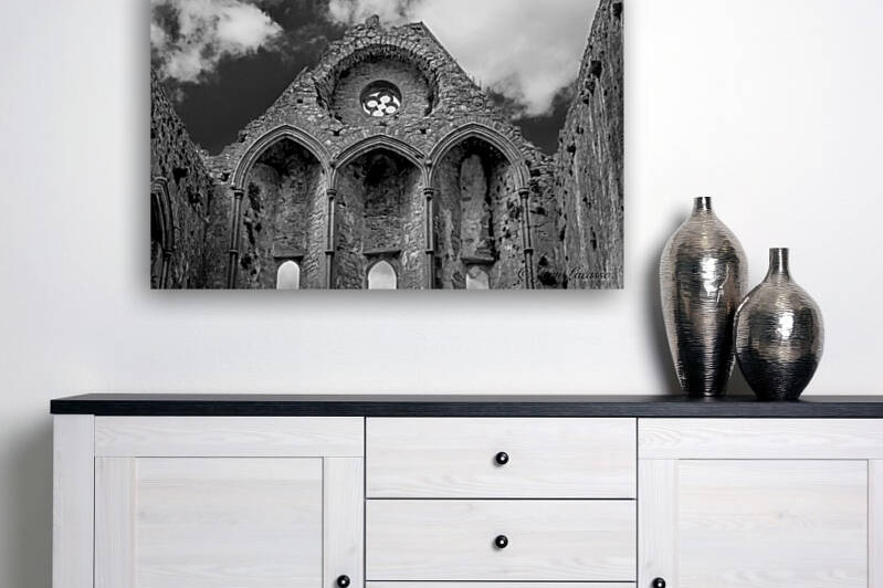 Ruine by J Lacasse