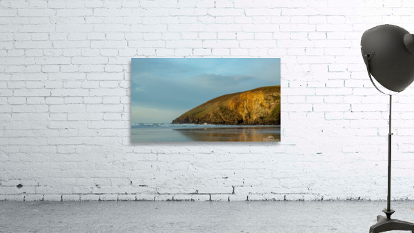 GOLDEN GLOW Wall Preview