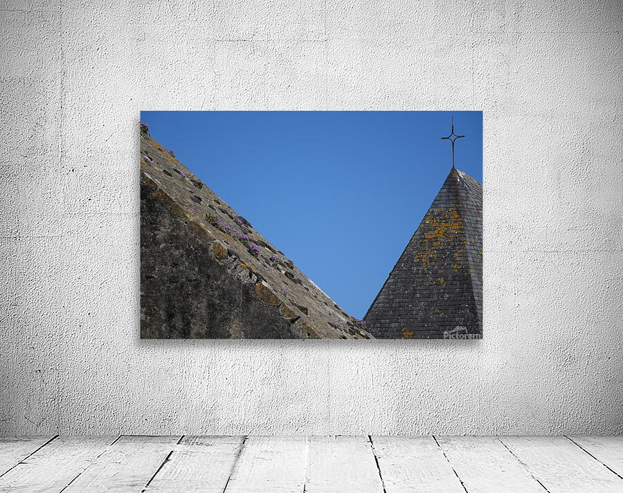 pyramid VS bell tower Wall Preview