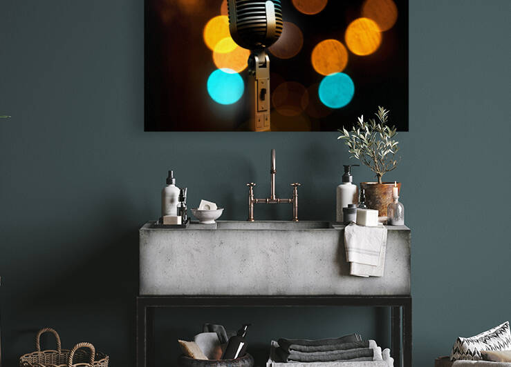 Musical design.Live music and vintage microphone. by Carlos Castilla