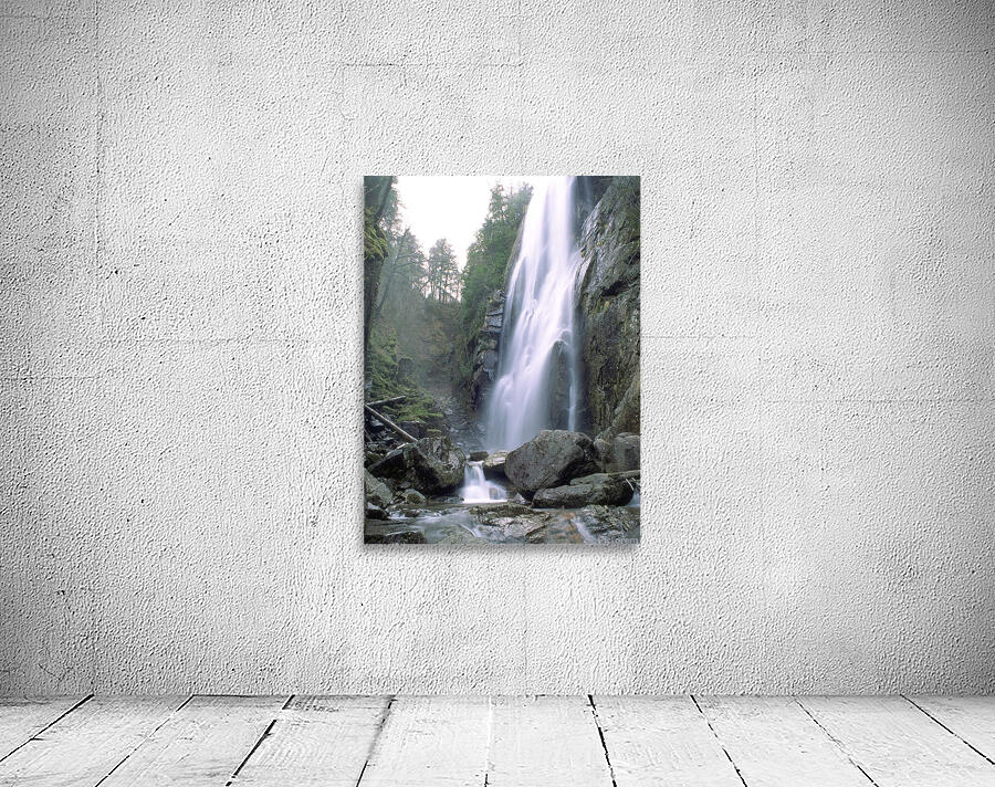 Rainbow Falls Wall Preview