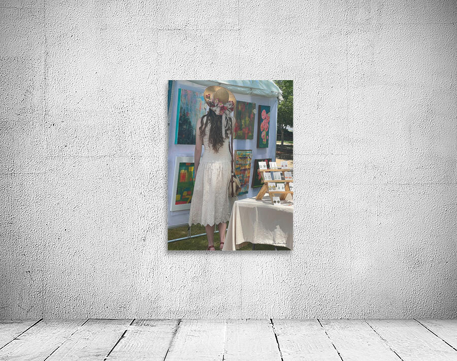 The Outside Market Wall Preview