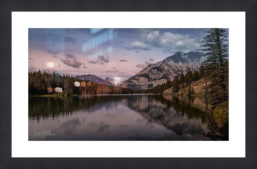 Cascade Mountain Overlooking Johnson Lake In Banff Alberta Canada Cadre photo