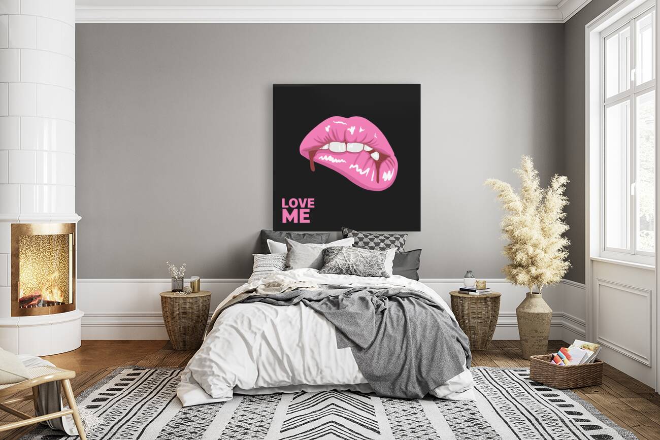 Bite pink lips Reproduction