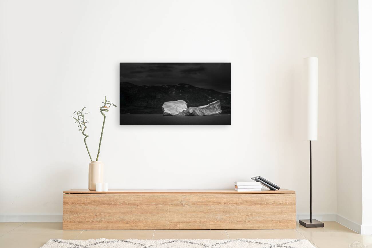 FLOATING Reproduction