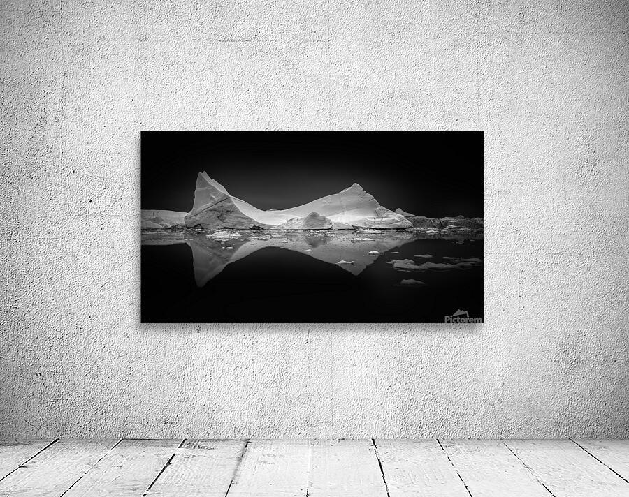 TRANQUILITY IN BLACK AND WHITE Wall Preview