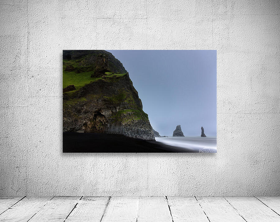 REYNISDRANGAR BEACH Wall Preview