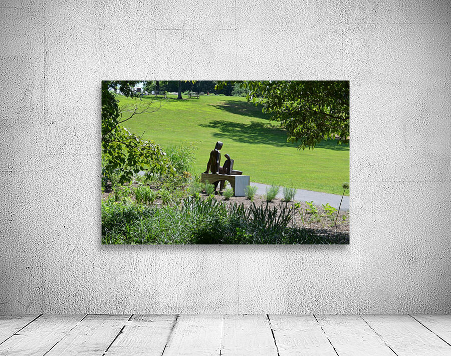 People on a bench Wall Preview