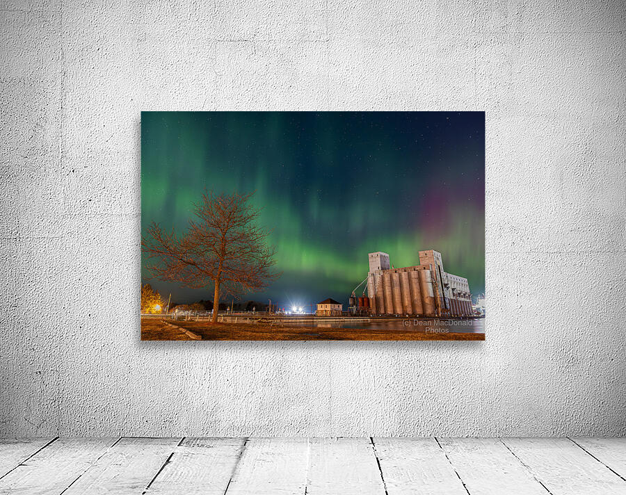 Aurora Over Grain Elevator Wall Preview