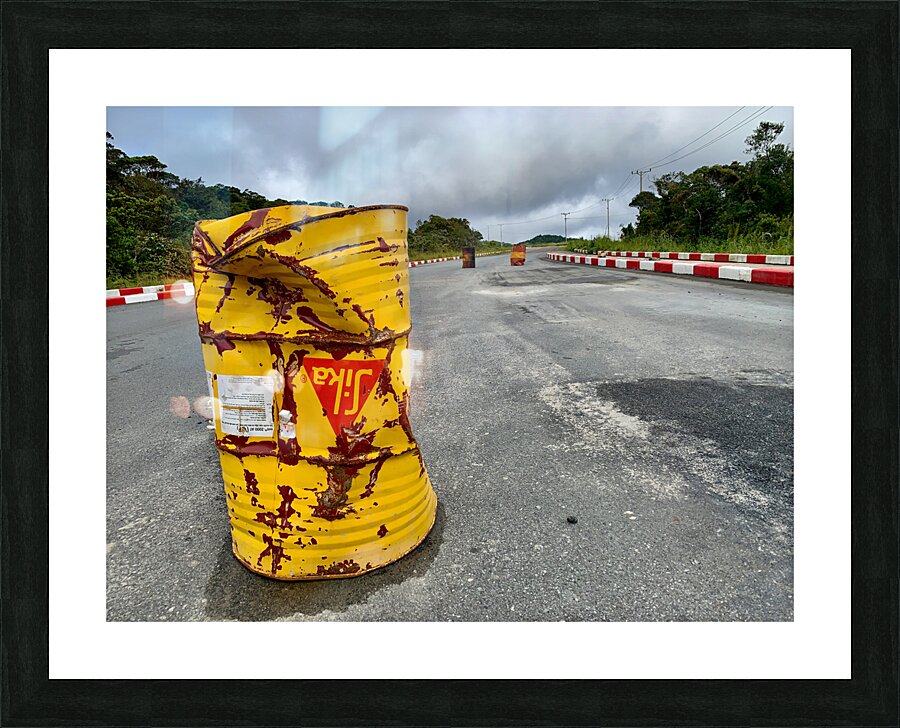 Yellow Barrell on the Road Impression et Cadre photo