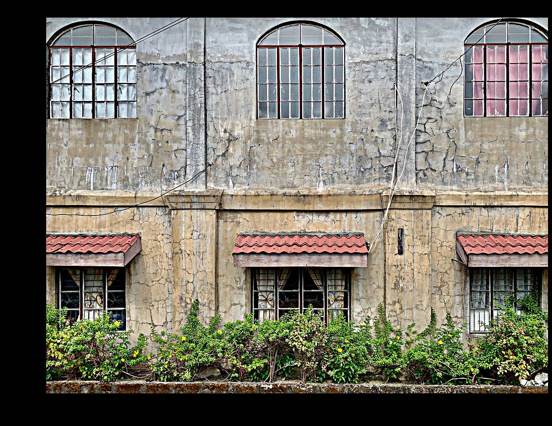 Nice Building Facade Reproduction