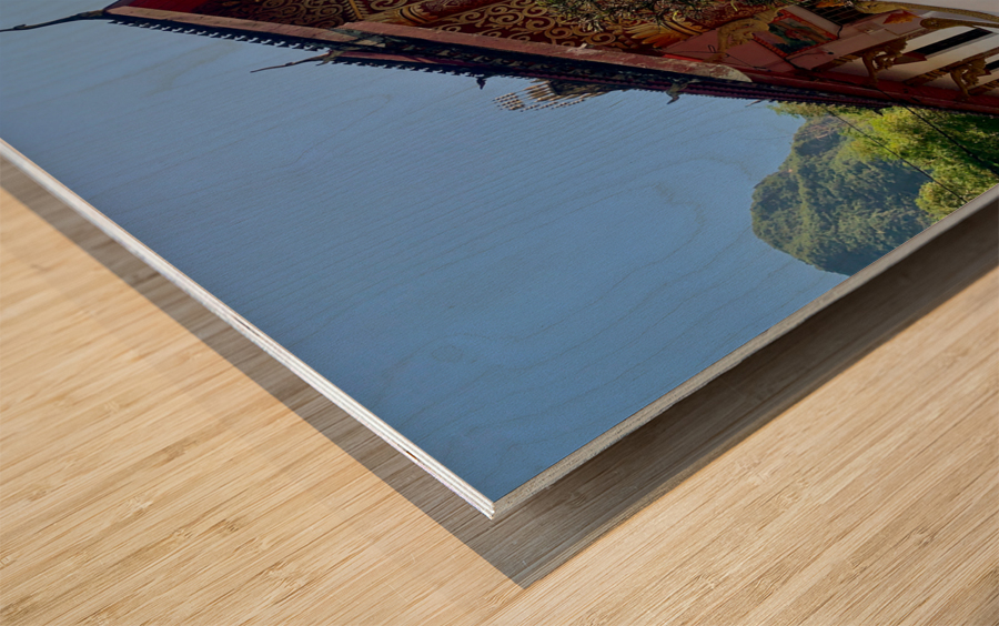 Beautiful Buddhist Temple in Muang Ngoy Laos Impression sur bois