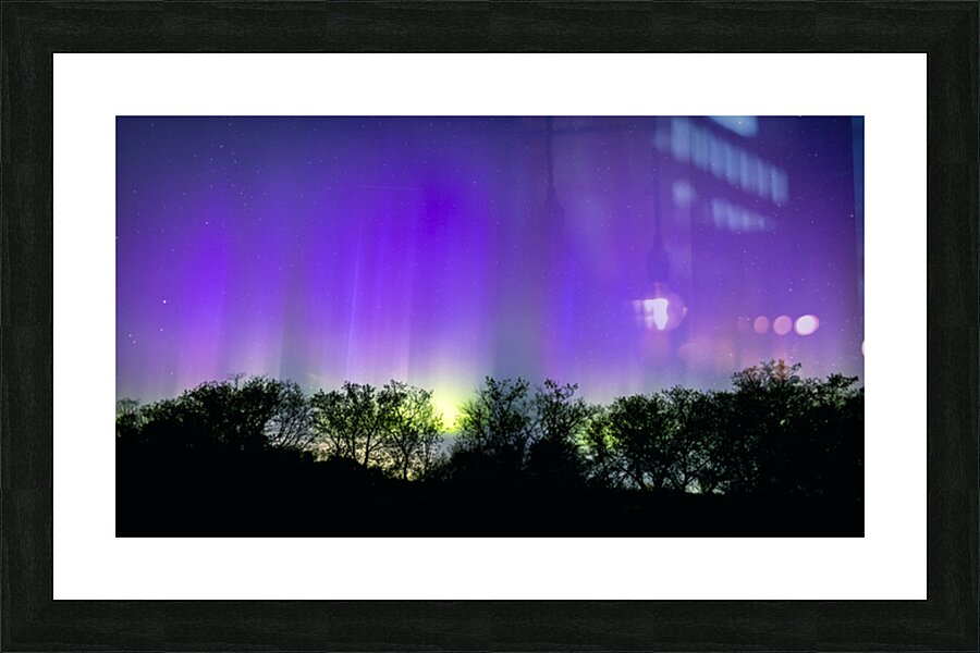 A night of Stars and Auroras Picture Frame print