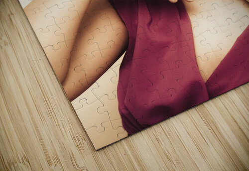 woman wearing v-neck blouse and floral hat Jorgo puzzle