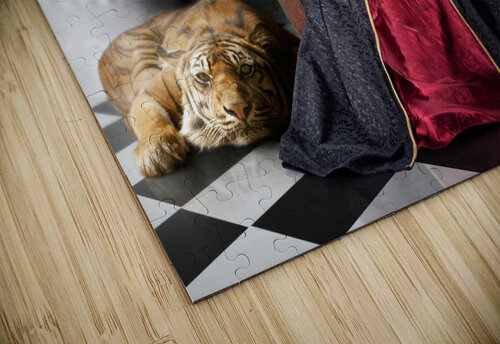 Fashion queen in crown sitting in jester court Jorgo puzzle