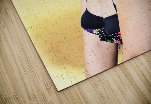 Surprised pinup girl on tropical beach background Jorgo puzzle