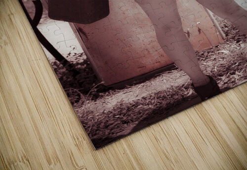 Old oil sales girl Jorgo puzzle