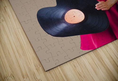 Beautiful Blonde with Heart-Shaped Record Jorgo puzzle