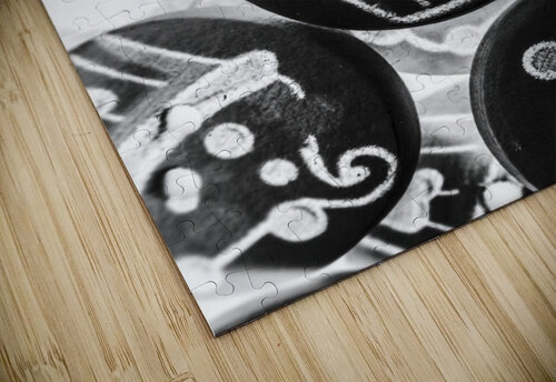 Bakehouse buttoning Jorgo puzzle