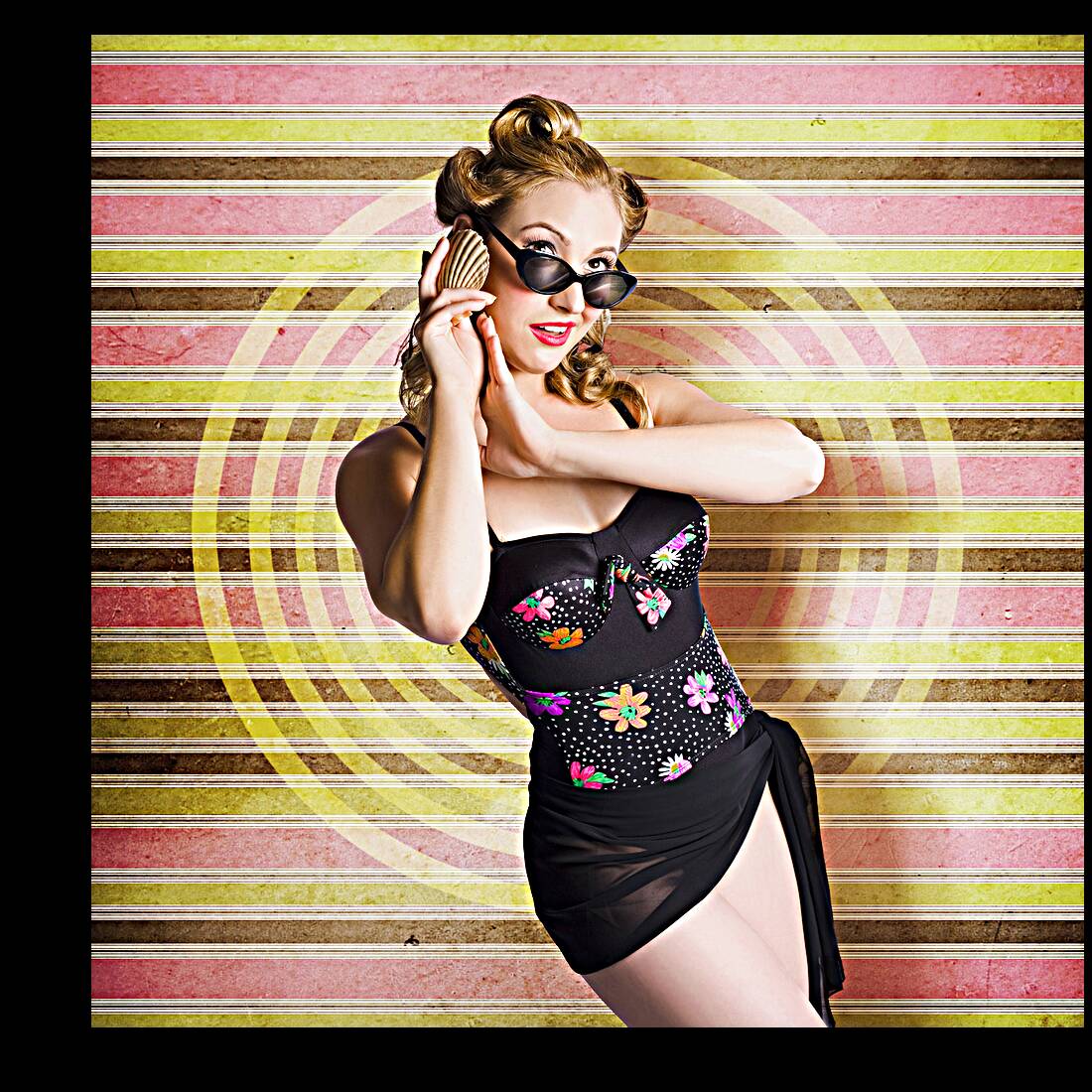 Retro Summer Travel And Vacation Woman Reproduction