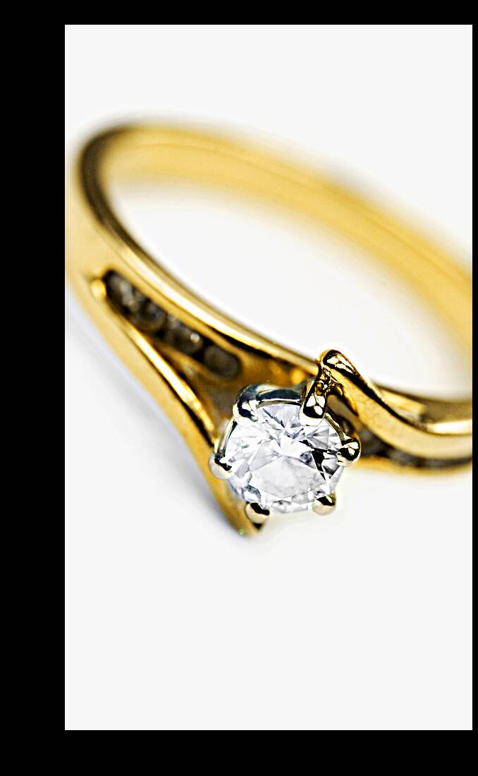 Sparkling Diamond Engagement Ring Reproduction