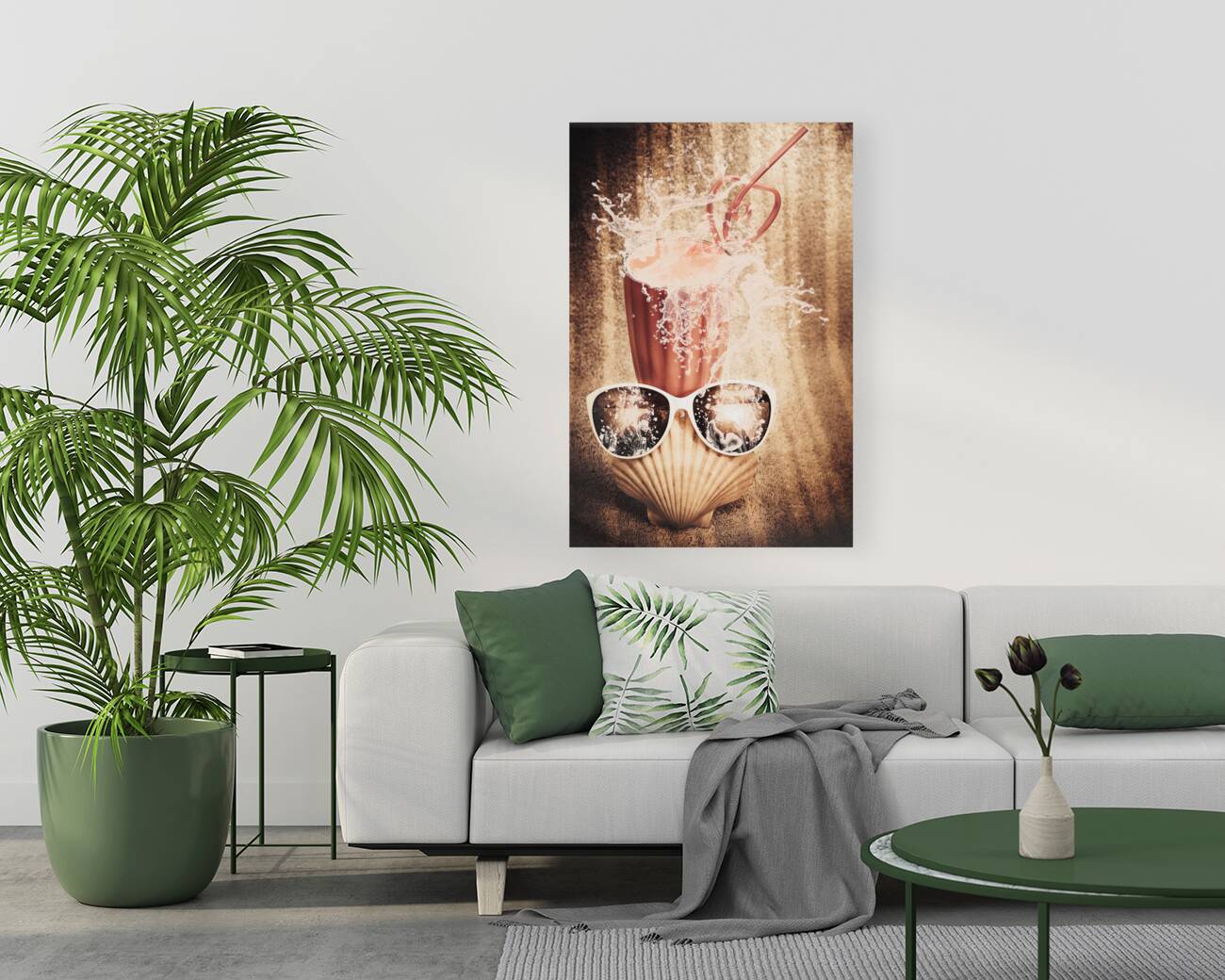 Beach milkshake with a strawberry splash Reproduction