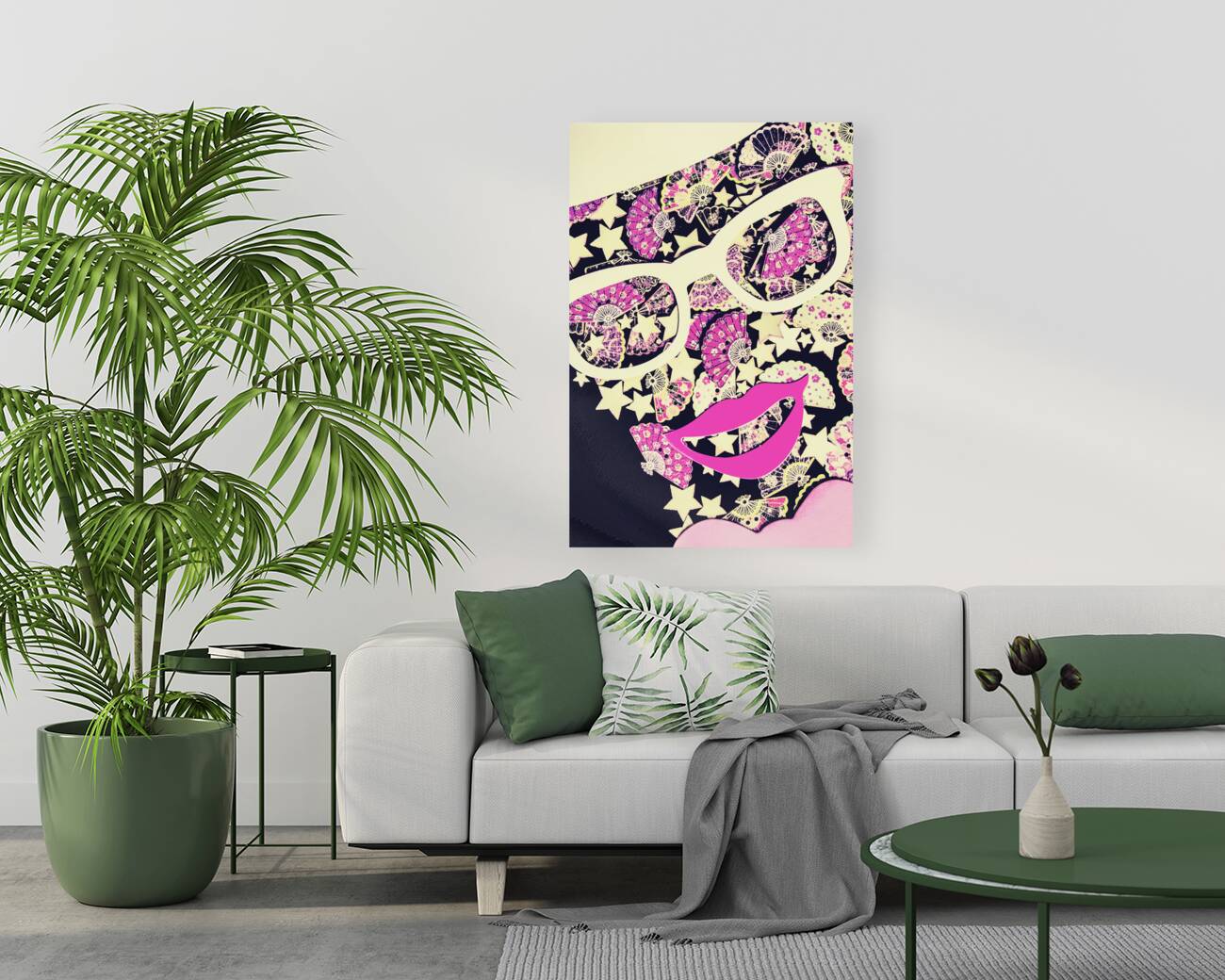 Sideshow media circus Reproduction