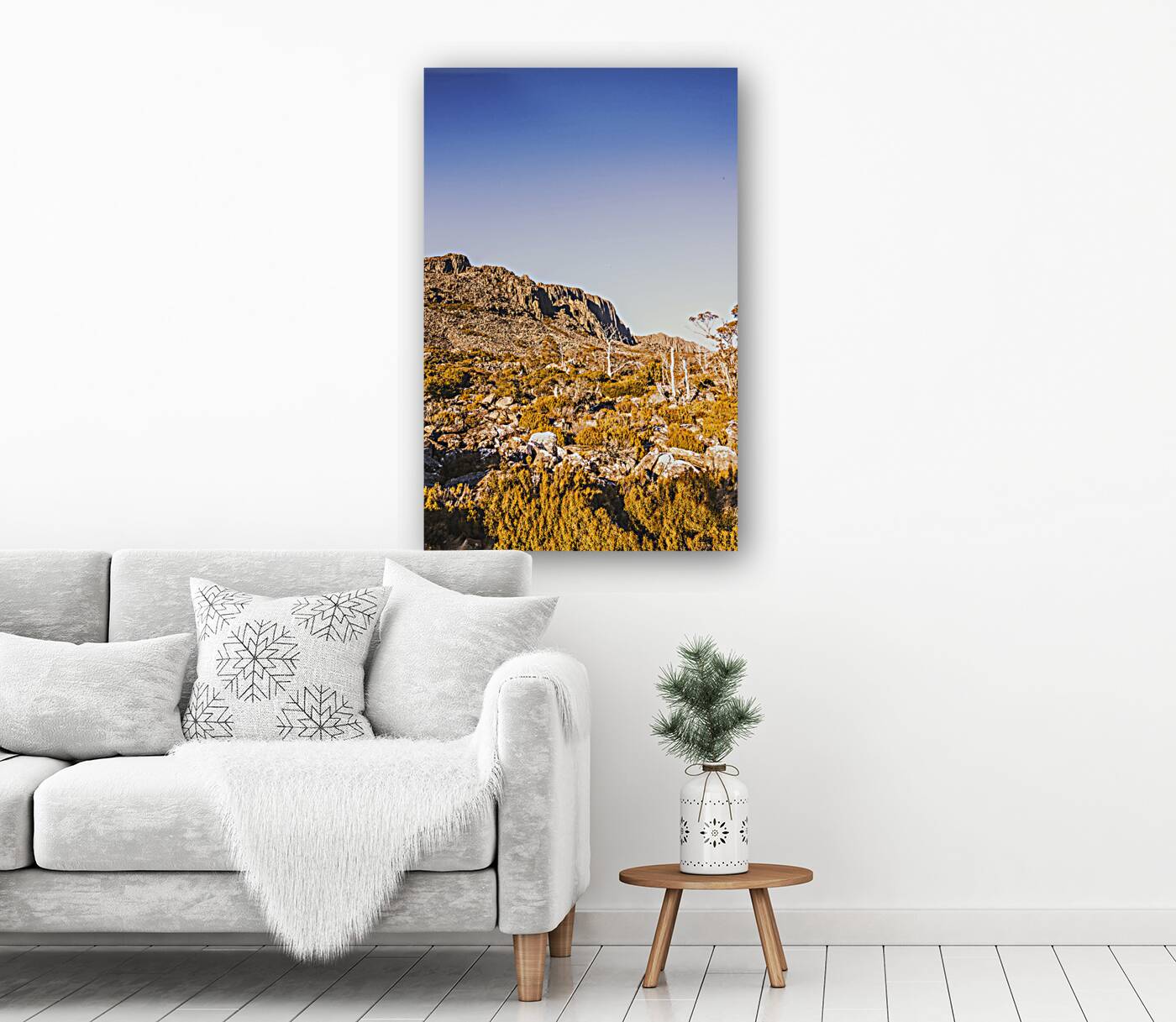 Scenic barren range Reproduction