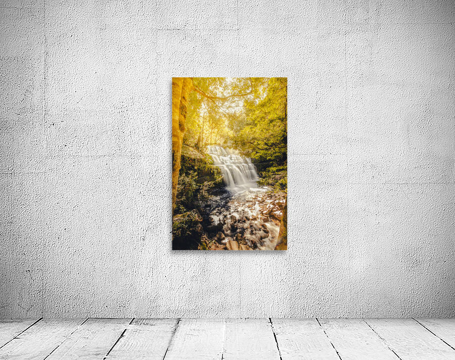 Water in fall Wall Preview