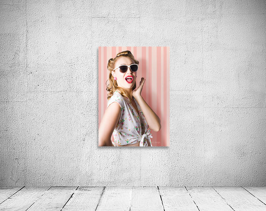 Surprised Girl In Retro Fashion Style Glamur Wall Preview