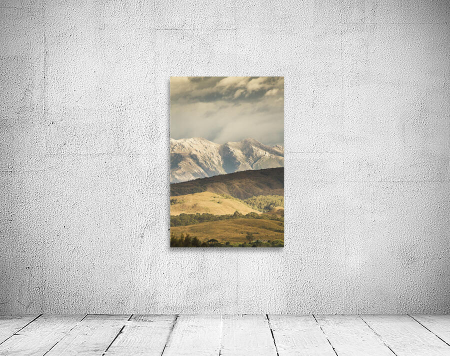 Rocky rural region Wall Preview