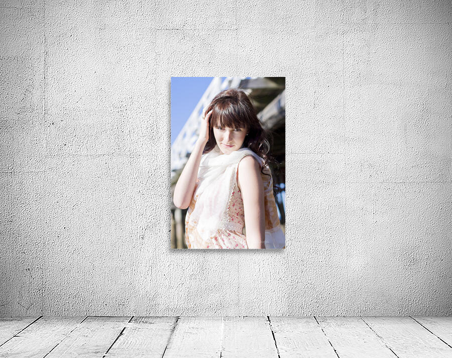 Fashionably modern Wall Preview