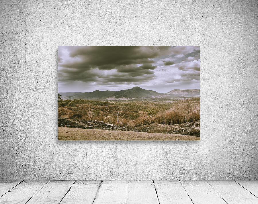 Overcast dramatic views of Mount Perry Wall Preview