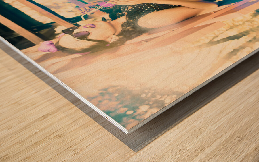 Eighties pinup woman drinking pop art soda Wood print