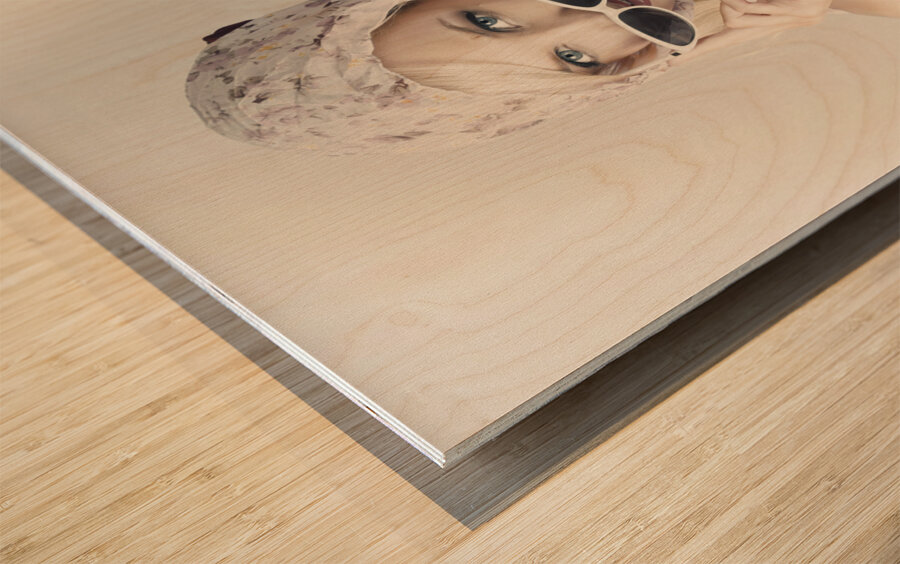 Retro Pin-up Girl In Classic Fashion Style Wood print