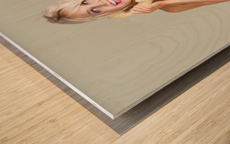 1960s hot gossip woman with retro telephone Wood print