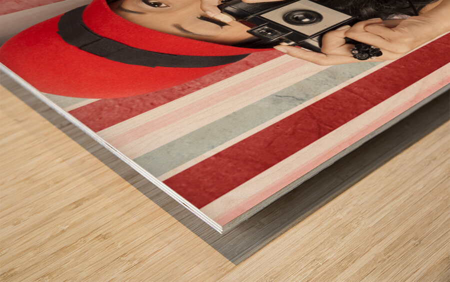 Pin-up photographer in 40s fashion holding camera Wood print