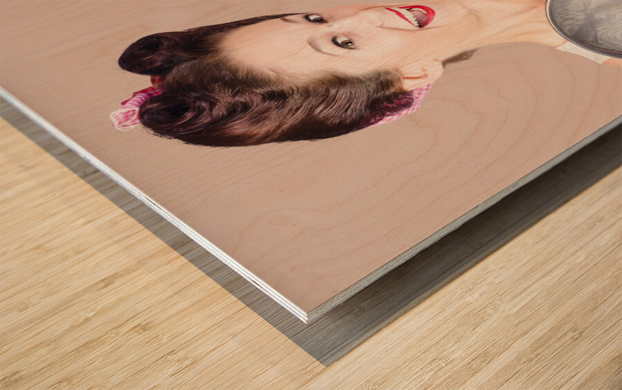 Retro pin-up girl giving bottle of soft drink Wood print