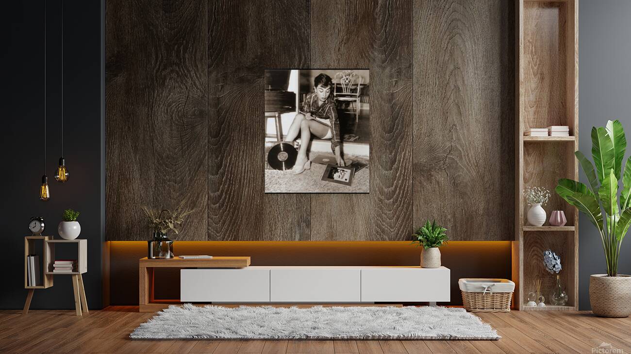 Audrey Hepburn 37 Reproduction