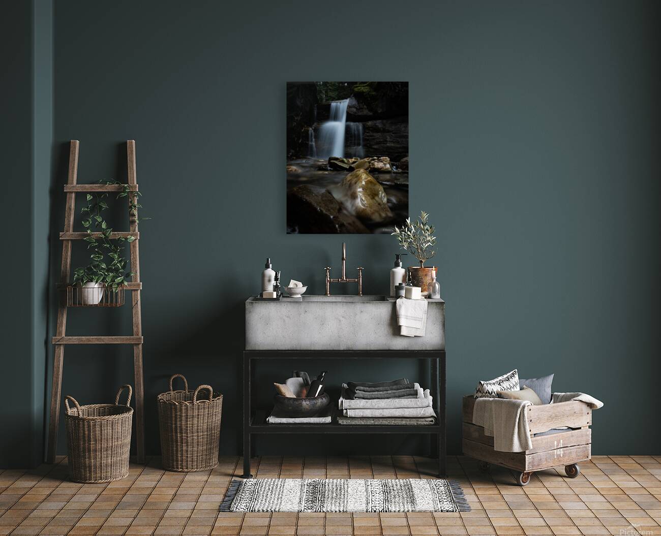 Dark waterfall Reproduction
