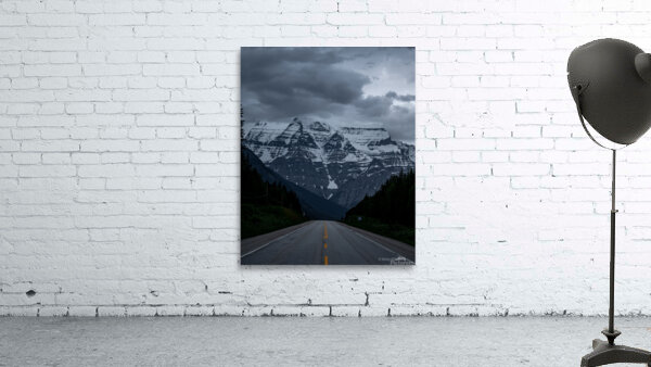Mount Robson  moody Wall Preview