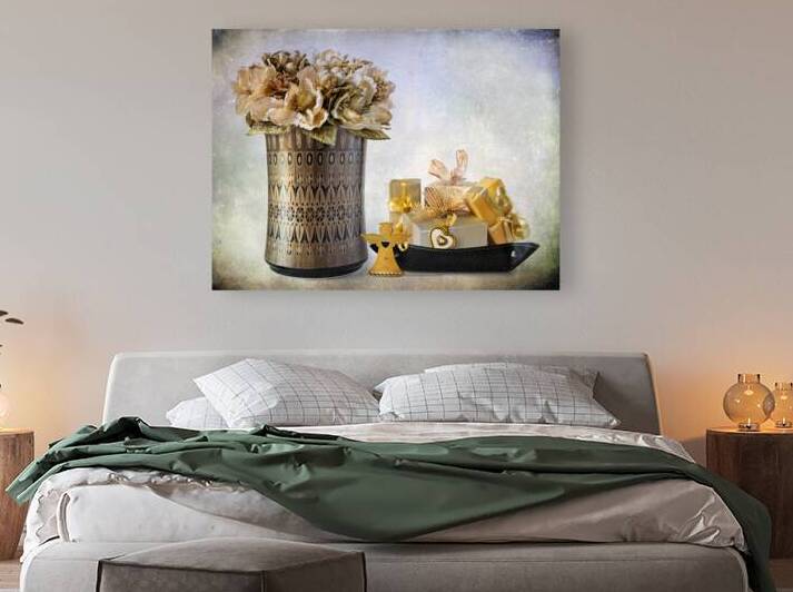 Christmas still life in black and gold by Barbara Corvino