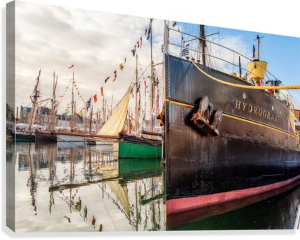 port de paimpol Canvas Print