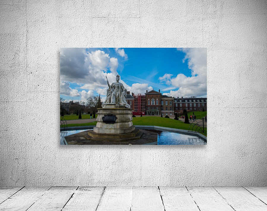 Queen Victoria Statue Wall Preview