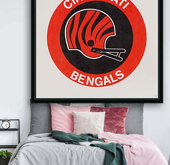 1983 Cincinnati Bengals Art Wood Print by Row One Brand