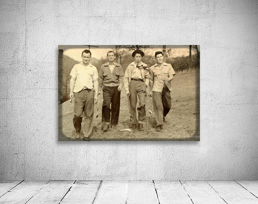 four college kids golfing 1940s Wall Preview